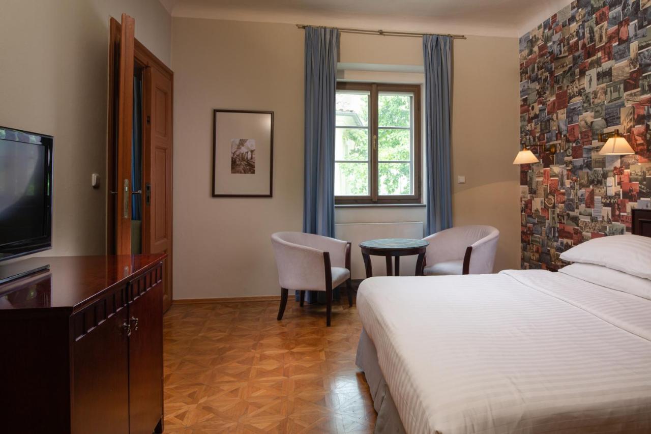 Charles Bridge Rooms & Suites By Sivek Hotels Praha Bagian luar foto