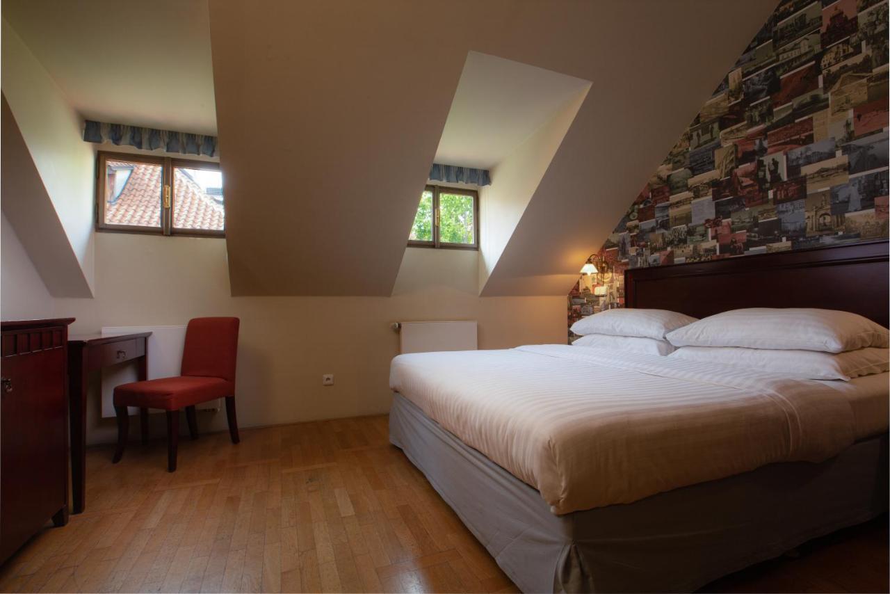 Charles Bridge Rooms & Suites By Sivek Hotels Praha Bagian luar foto